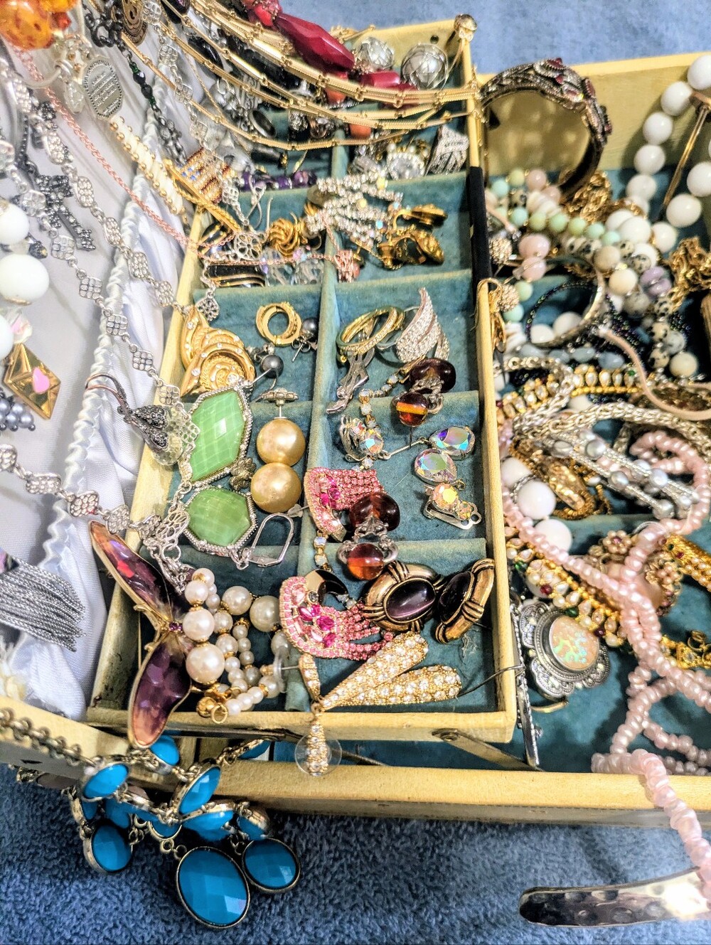 Huge Vintage To Now Estate Jewelry Treasure Lot - Picture 8 of 14